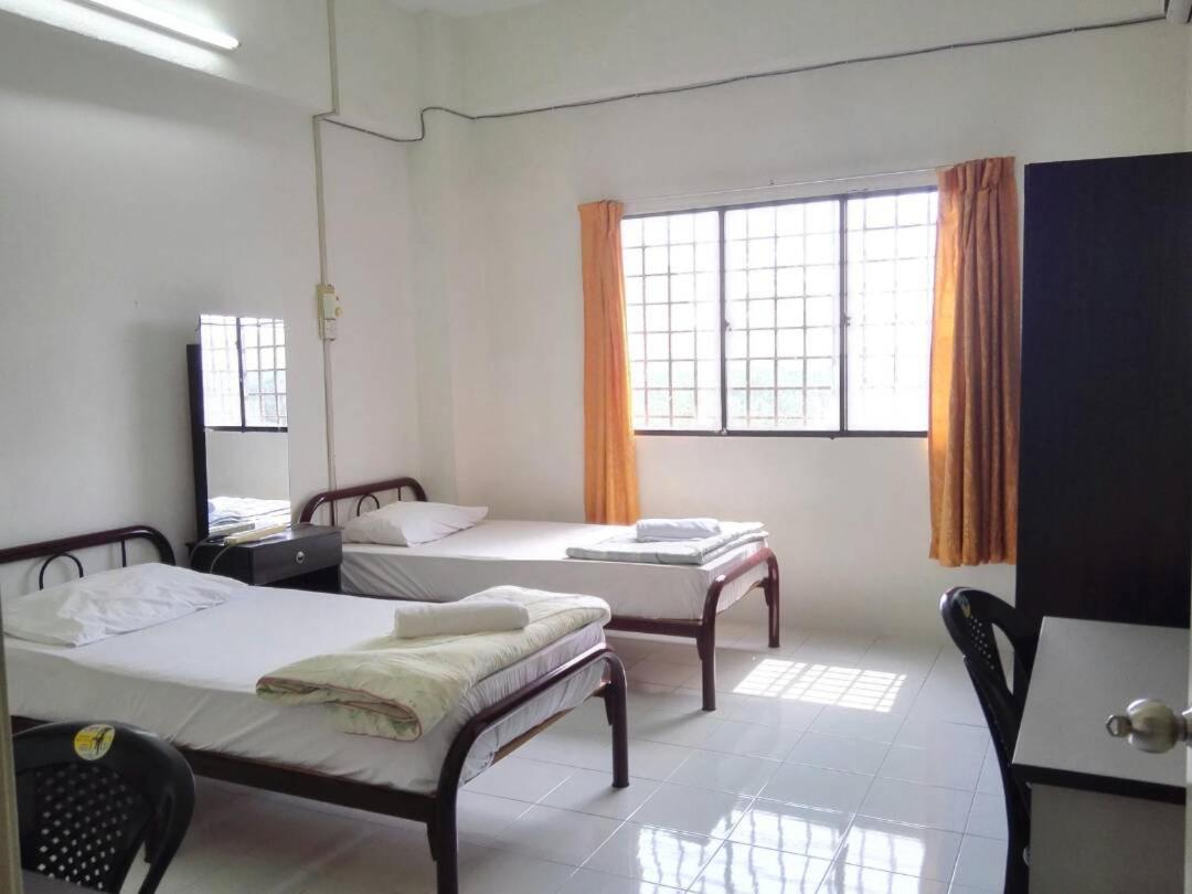 Desair Apartment By SCHT Lumut Bagian luar foto
