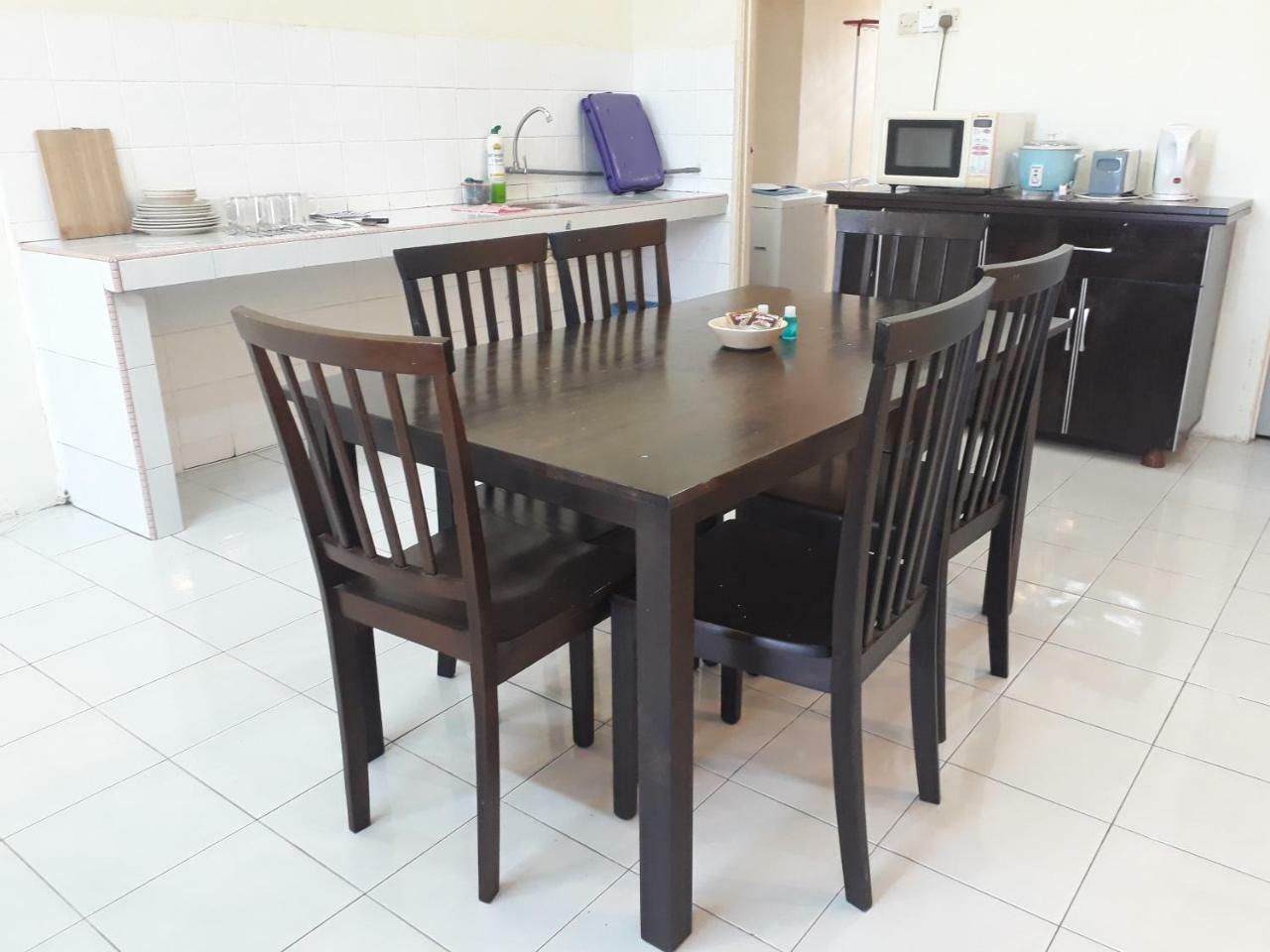 Desair Apartment By SCHT Lumut Bagian luar foto